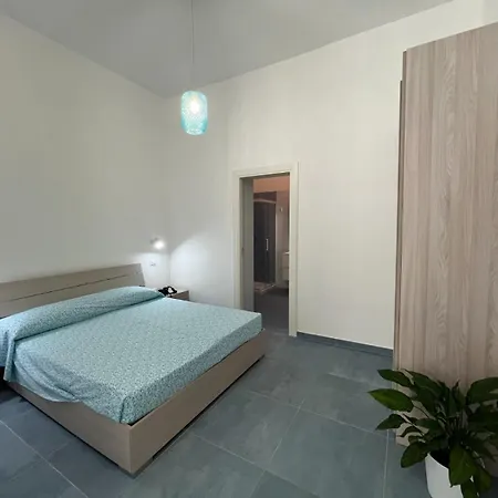 - Sul Mare, Parcheggio Privato אוטרנטו